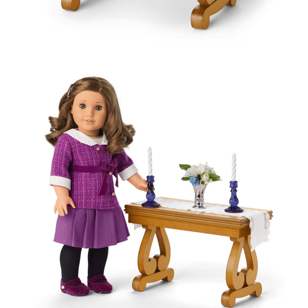 Rebecca’s Parlor Table